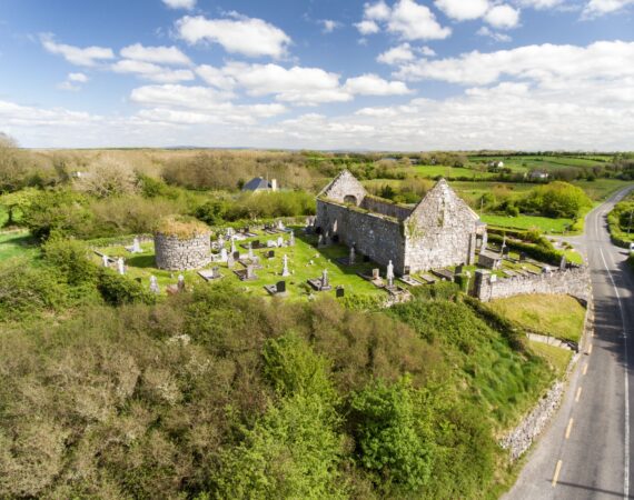 Clare - Kilnaboy Round Tower and Church